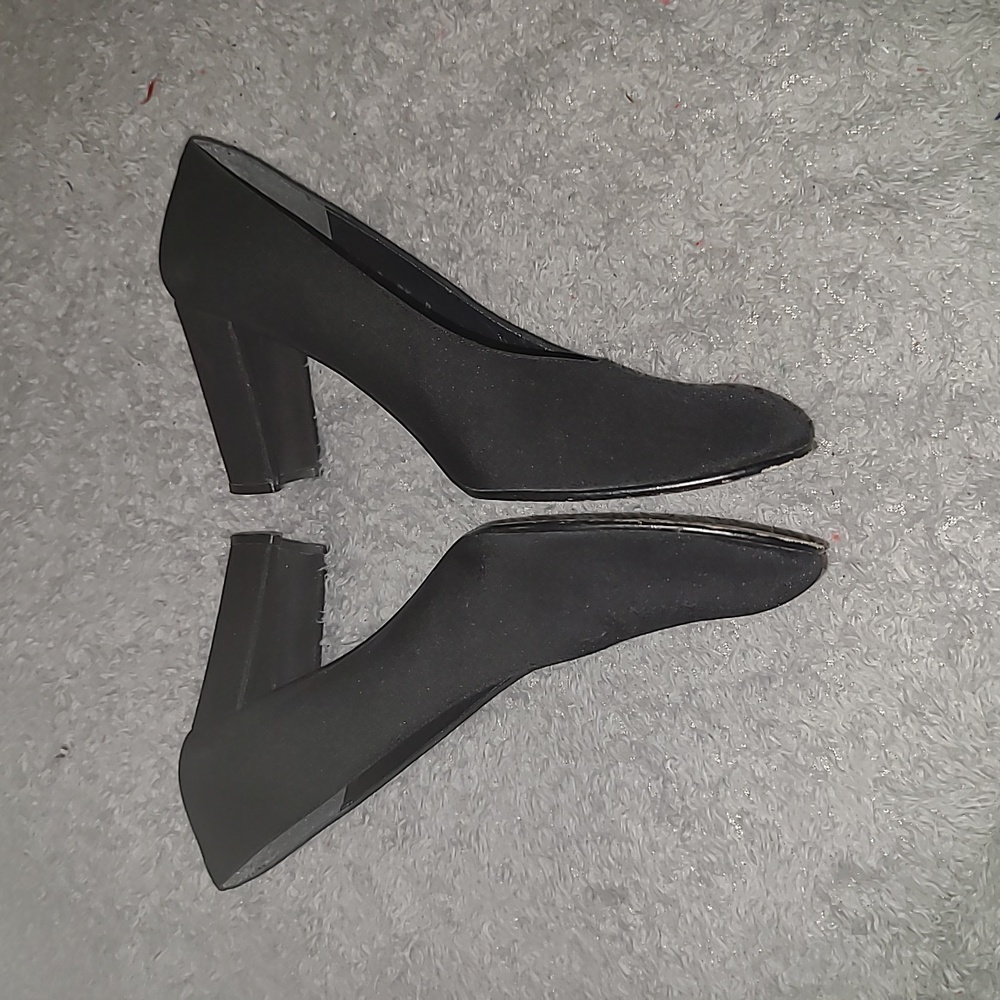 Stuart Weitzman Size 8.5 B Black Satin Pumps